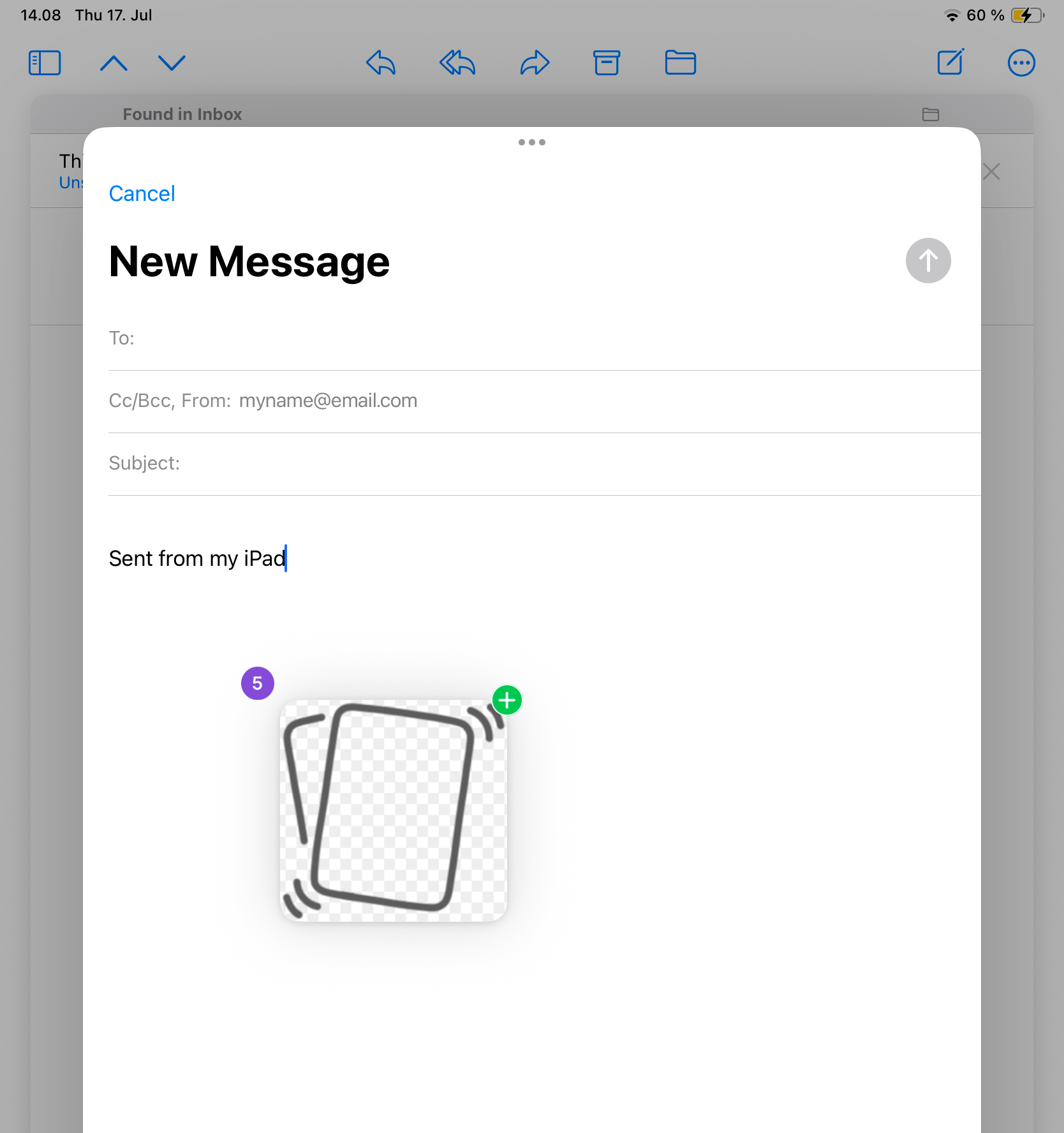 iPadのメール新規作成画面で、コンセプトのデッサンサムネイルがメール本文にドラッグ＆ドロップされている様子